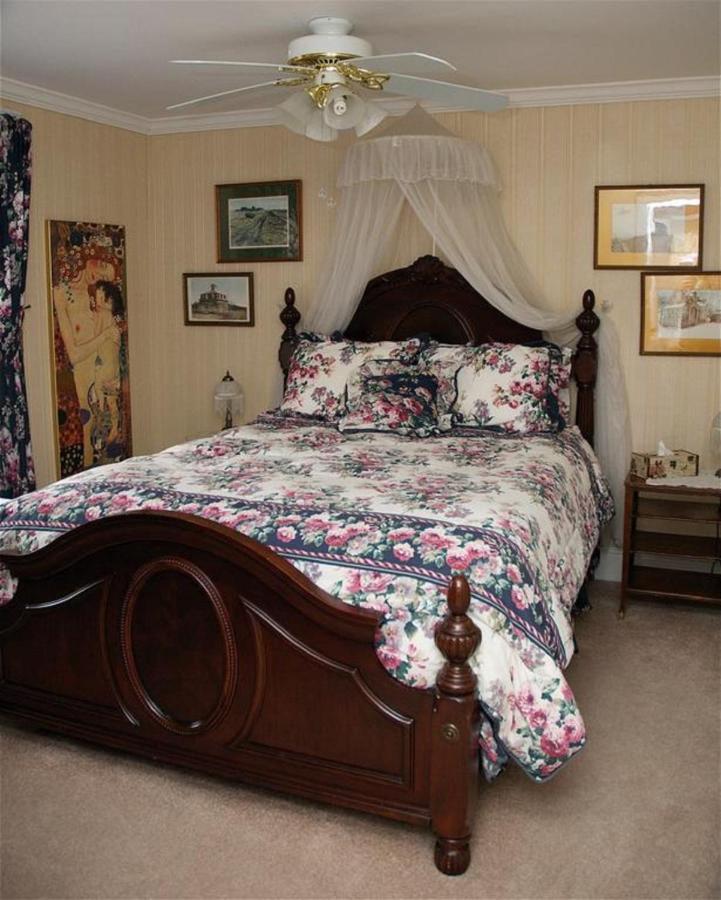 Bondy House Bed & Breakfast Amherstburg Εξωτερικό φωτογραφία