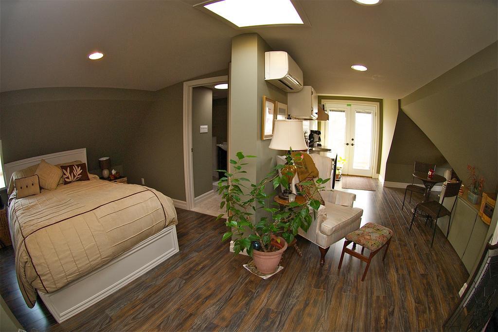 Bondy House Bed & Breakfast Amherstburg Εξωτερικό φωτογραφία