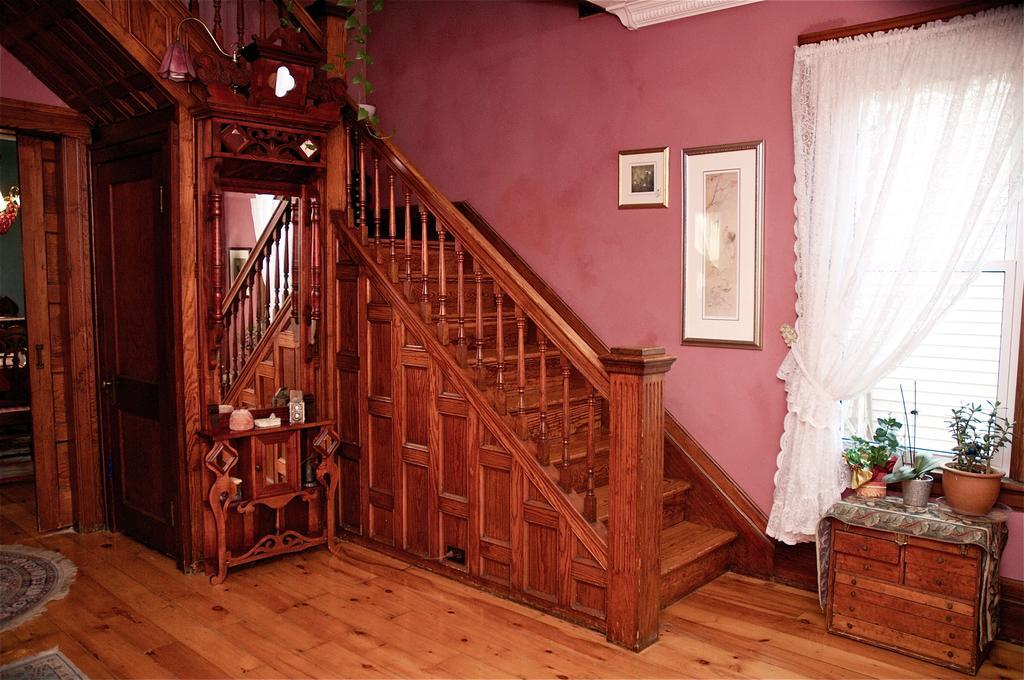 Bondy House Bed & Breakfast Amherstburg Εξωτερικό φωτογραφία