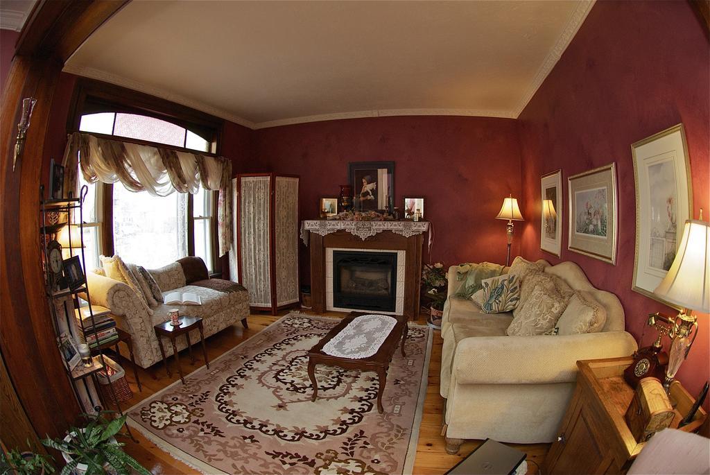 Bondy House Bed & Breakfast Amherstburg Εξωτερικό φωτογραφία