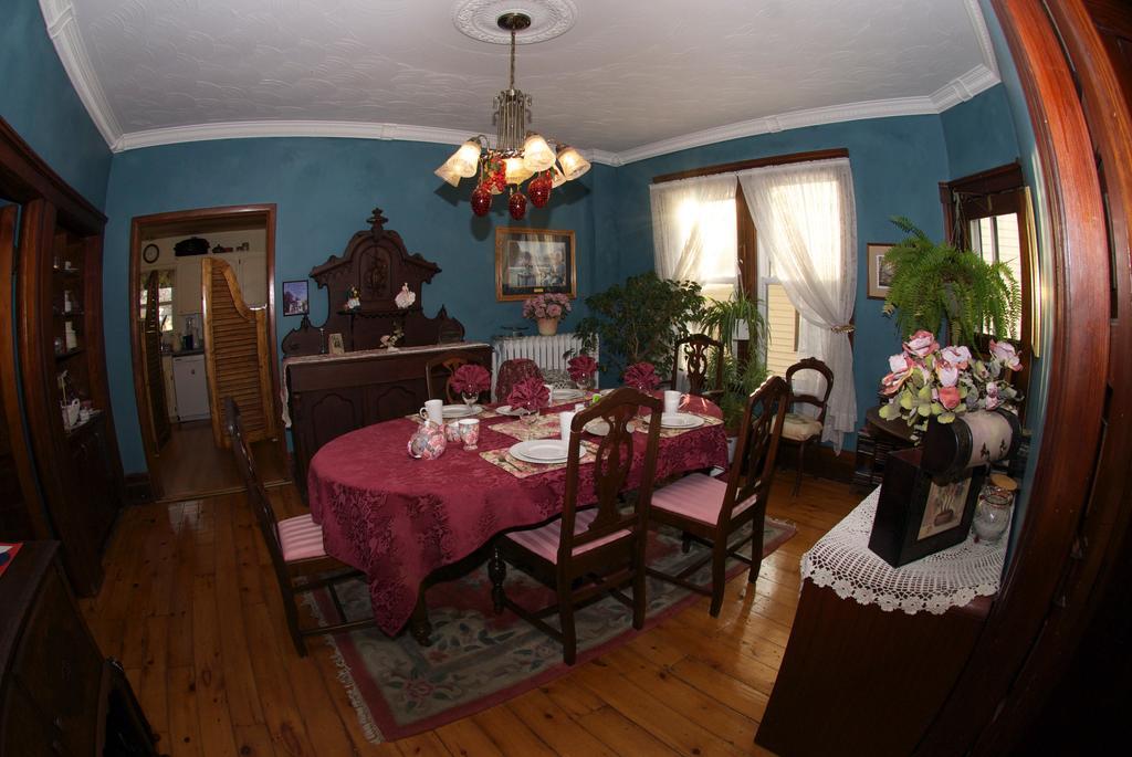 Bondy House Bed & Breakfast Amherstburg Εξωτερικό φωτογραφία