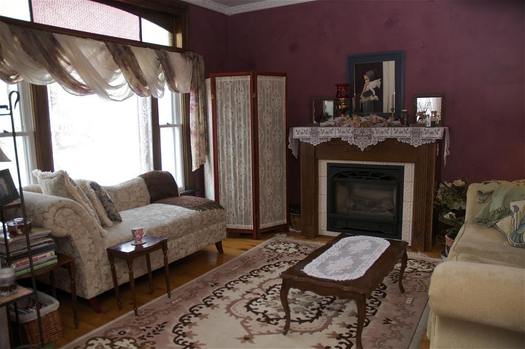 Bondy House Bed & Breakfast Amherstburg Εξωτερικό φωτογραφία