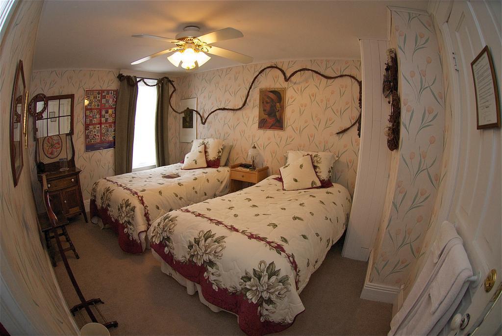 Bondy House Bed & Breakfast Amherstburg Εξωτερικό φωτογραφία